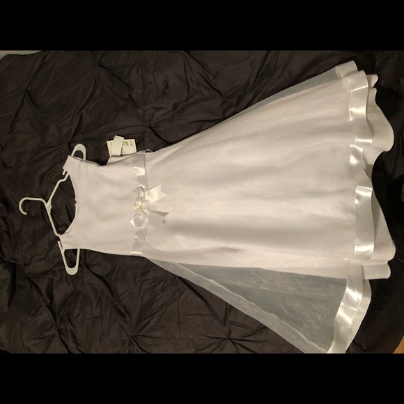 Children’s dress - Picture 1 of 3